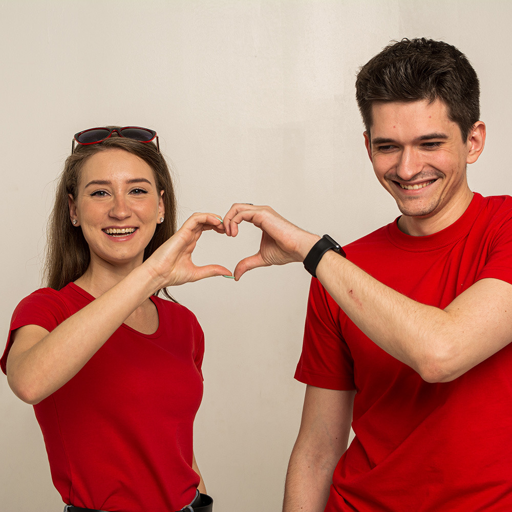 Цветные женские футболки