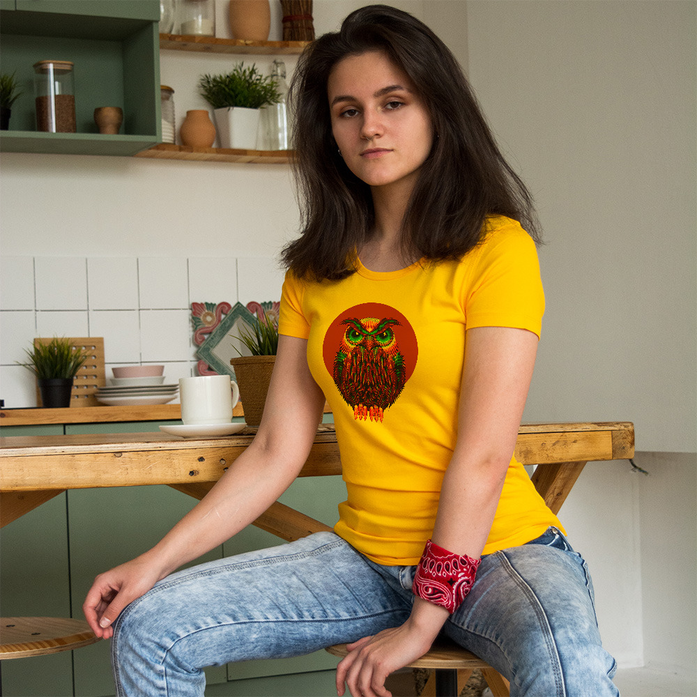 Цветные женские футболки