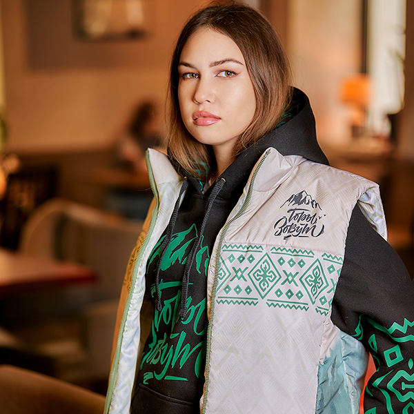 разработка утепленного жилета с мерчем