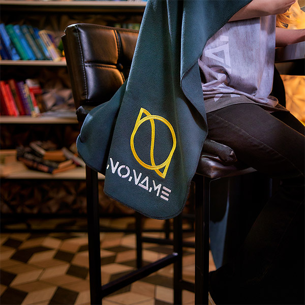 плед с логотипом